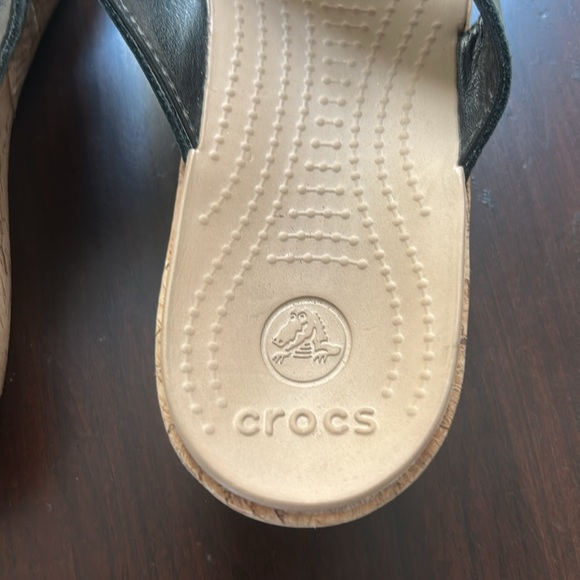 Crocs A Leigh Flower Leather Flip Flop Sandal Cork Platform Wedge Black Size 10 - Picture 4 of 17